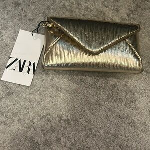 Zara's Women's Gold Clutch